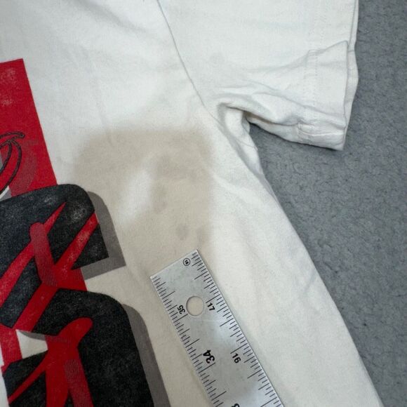 Chicago Bulls Shirt Men Medium White Abercrombie Fitch Crew Neck NBA Basketball - Picture 4 of 16